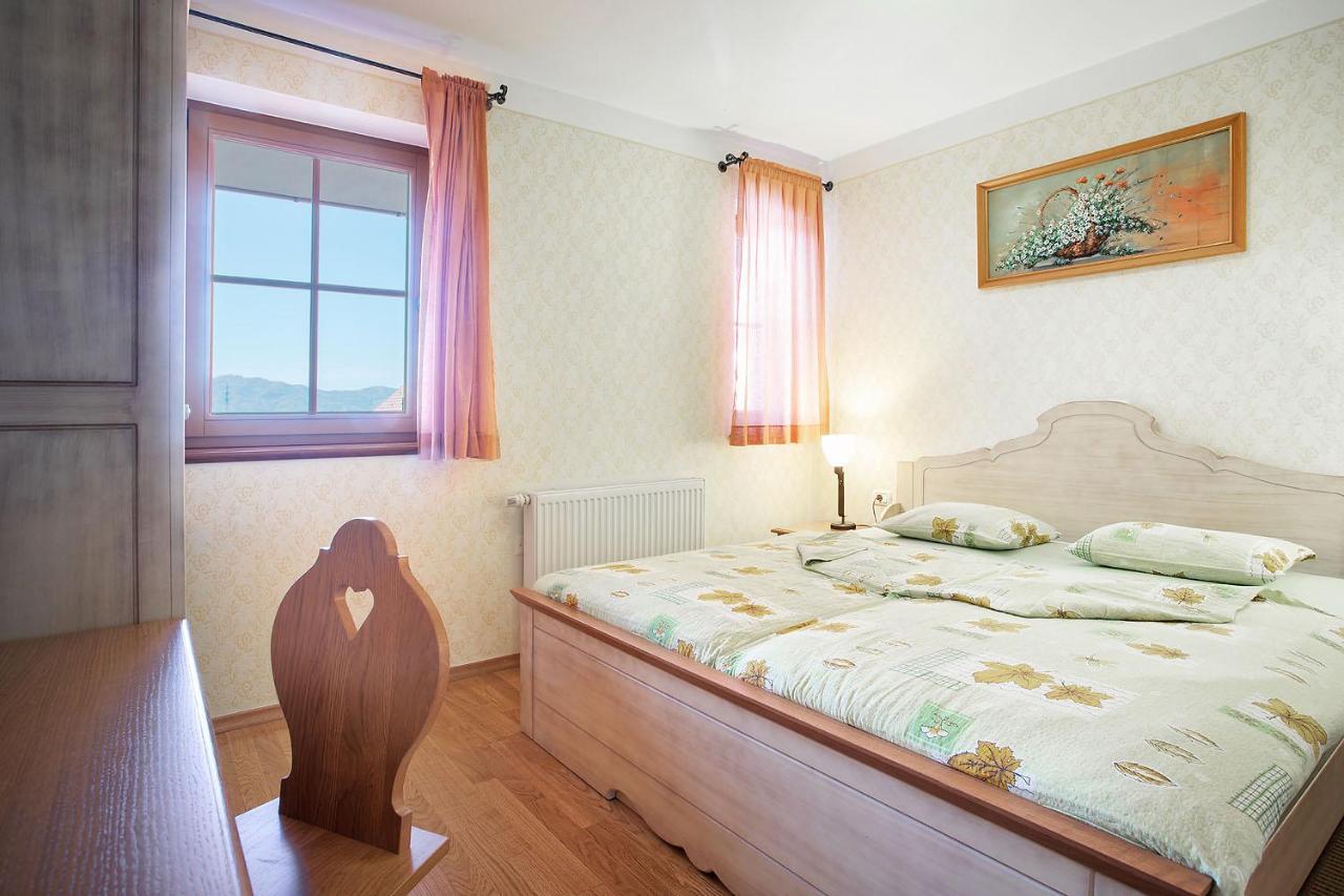 Apartments Tourist Farm Matijovc Naklo ภายนอก รูปภาพ