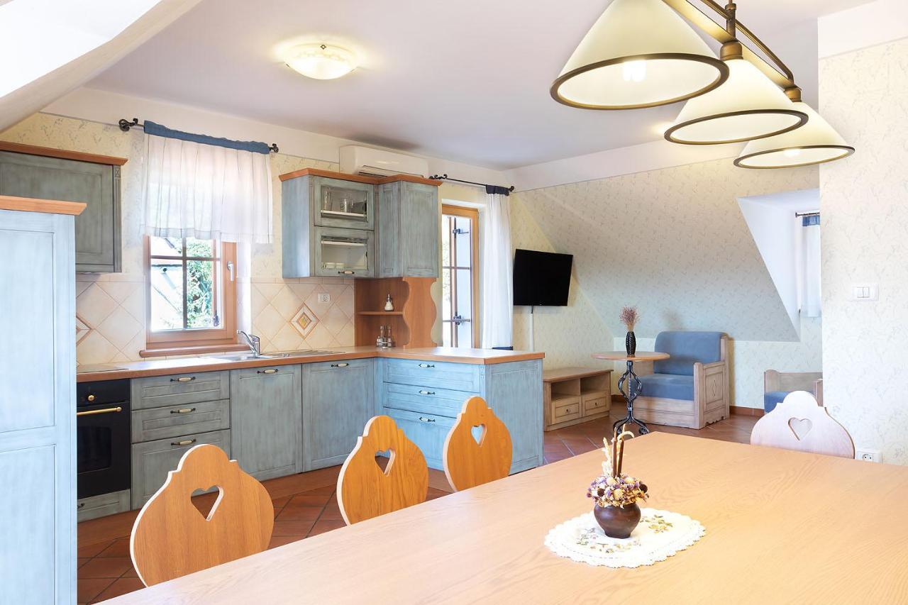 Apartments Tourist Farm Matijovc Naklo ภายนอก รูปภาพ