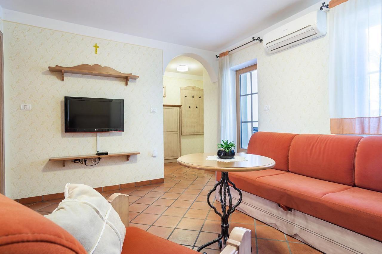 Apartments Tourist Farm Matijovc Naklo ภายนอก รูปภาพ