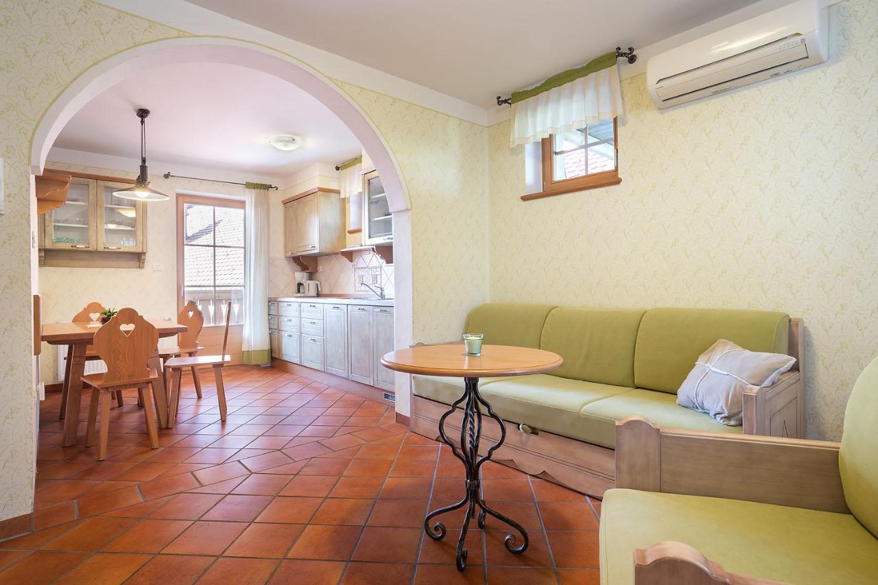 Apartments Tourist Farm Matijovc Naklo ภายนอก รูปภาพ